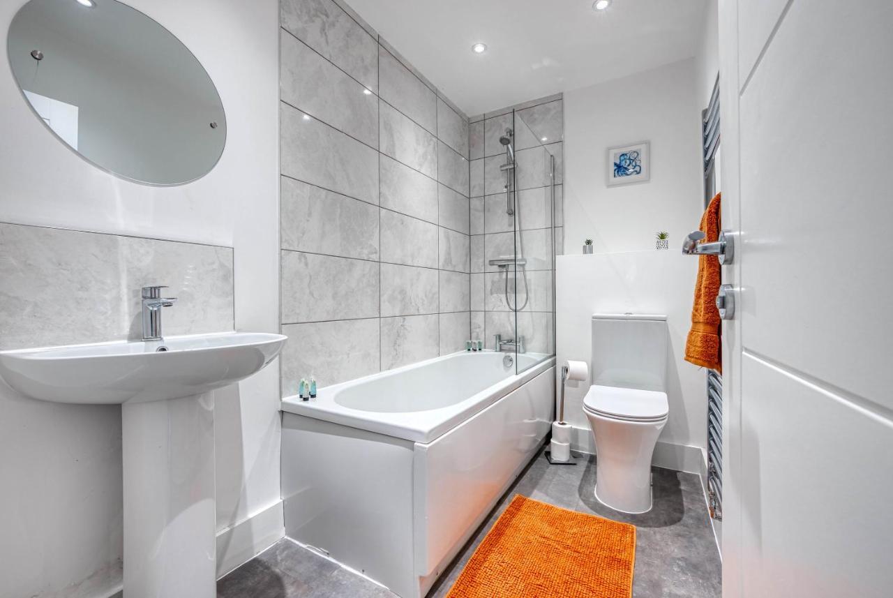 Luxurious Birmingham Home Private Parking Wifi - Near To Nec And Qeh Exterior foto